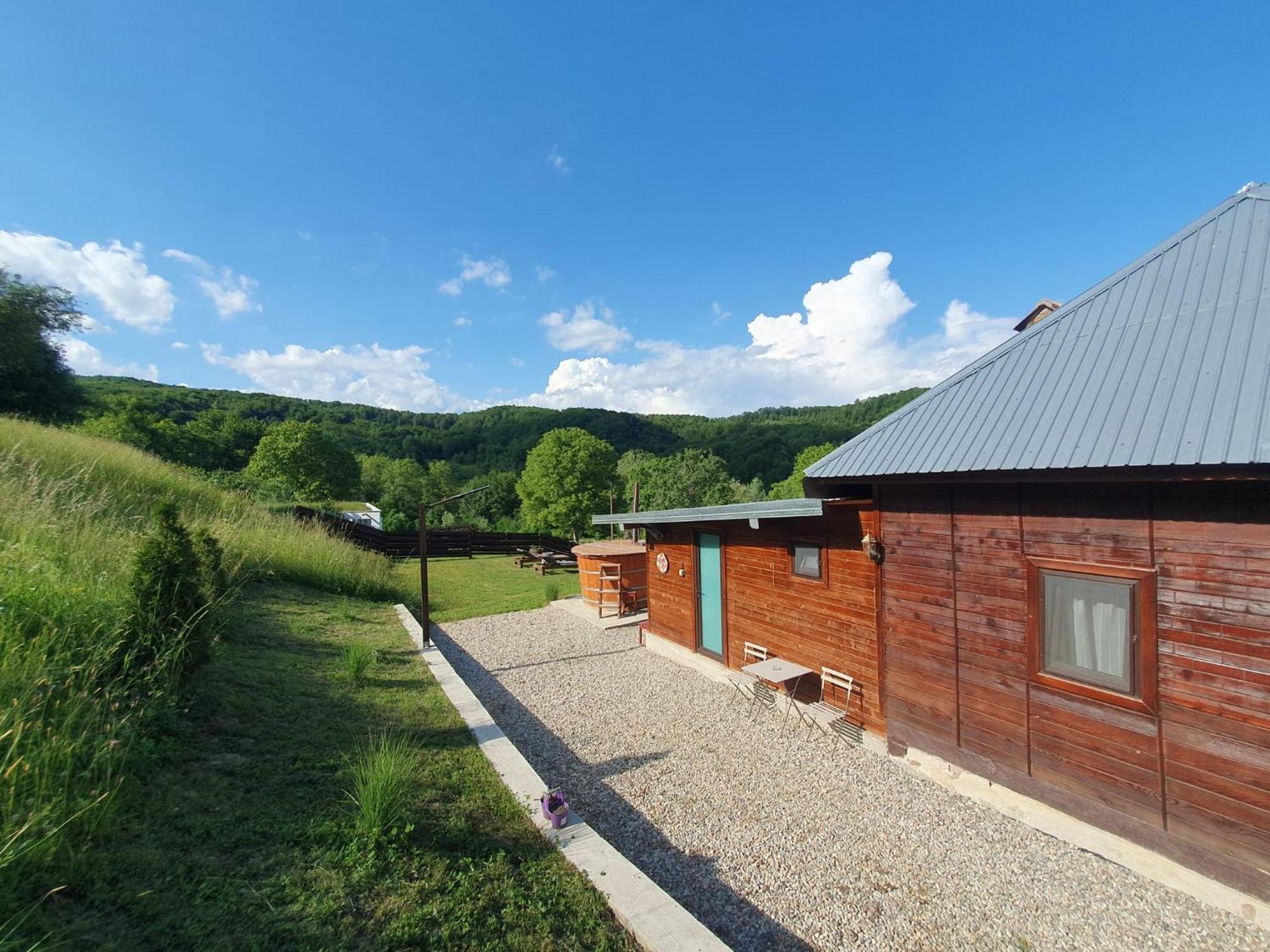 Cabana Valea Lui Mas Robaia ภายนอก รูปภาพ